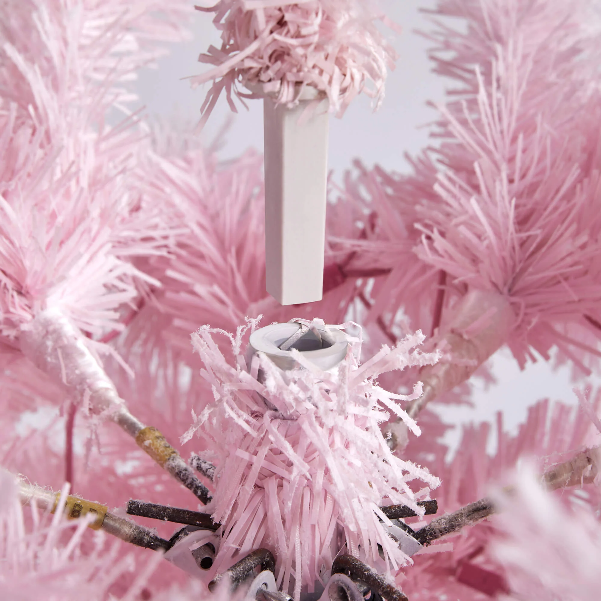 Yaheetech 7.5’ Pre-lit Flocked Artificial Christmas Tree - Image 5