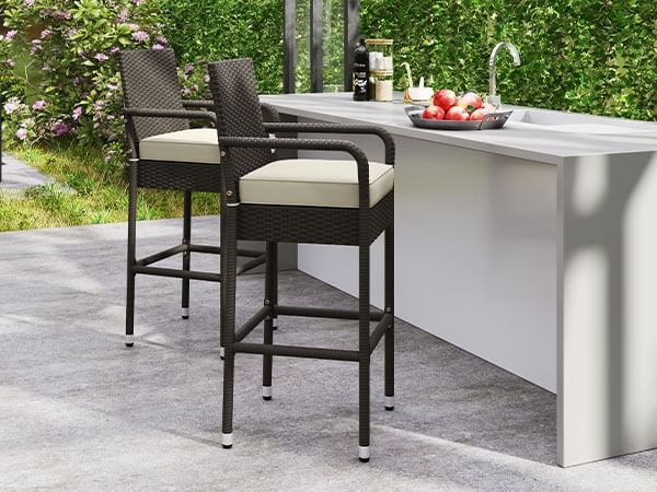 Yaheetech Set of 2 Outdoor PE Rattan Patio Bar Stools - Image 3